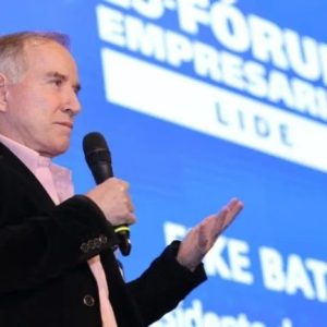 Eike-Batista-durante-evento-empresarial-sobre-investimentos-e-oportunidades-no-Nordeste-768x432